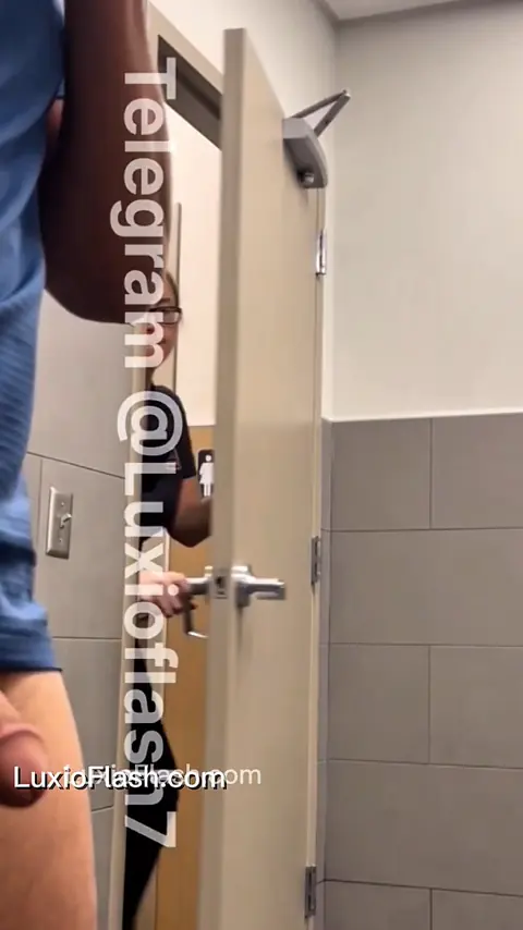 Bathroom Dick Out – Crazy Reactions Compilation — video thumbnail