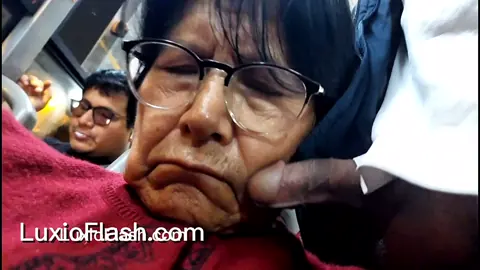 Risky Bus Cock Touch Gilf Face Huge Cumshot On Shoulder — video thumbnail