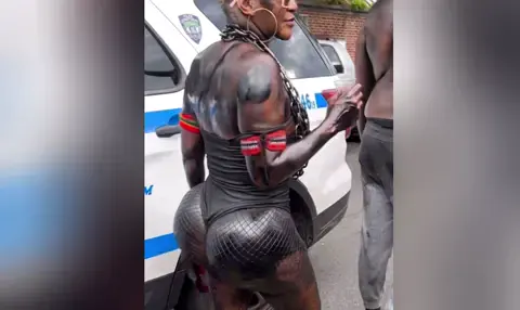 Unreal Thick Ebony Booty At Carnival Festival — video thumbnail