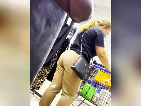 Store BBC Cumshot On Sexy MILF Big Ass — video thumbnail