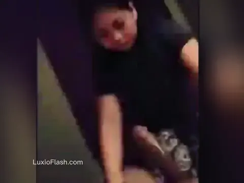 Sexy Masseuse Gives Handjob To BBC — video thumbnail