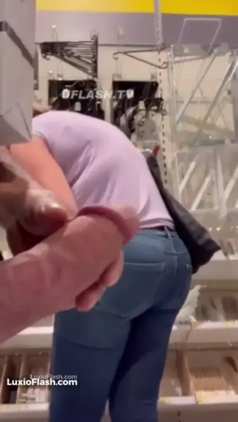 Dick Out Near Big Booty In Store — video thumbnail