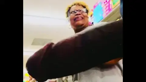 Store BBC Out Makes Fat Ebony GILF Smile — video thumbnail