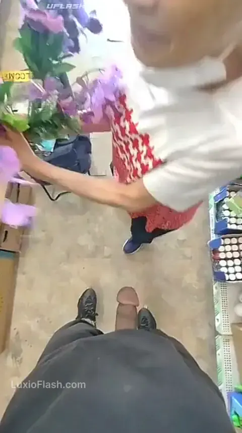 GILF Notices BBC Exposed While Shopping — video thumbnail