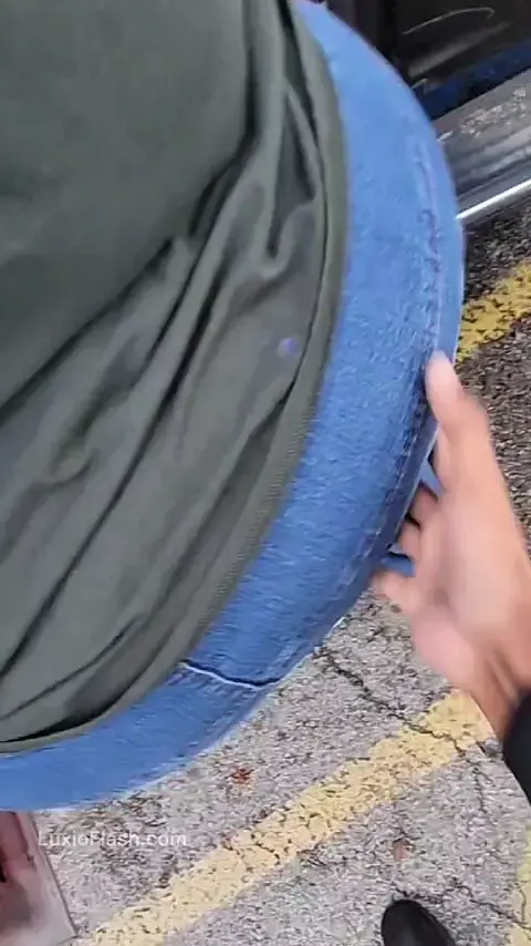 Store Spider Prank On Fat Booty GILF — video thumbnail