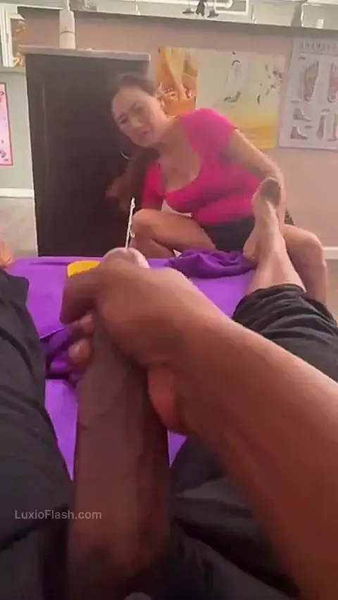 Salon Pedicure BBC Jerk Off Cumshot — video thumbnail