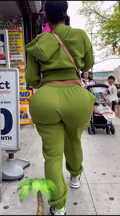 Candid Street Walk Ebony Booty Bouncing — video thumbnail