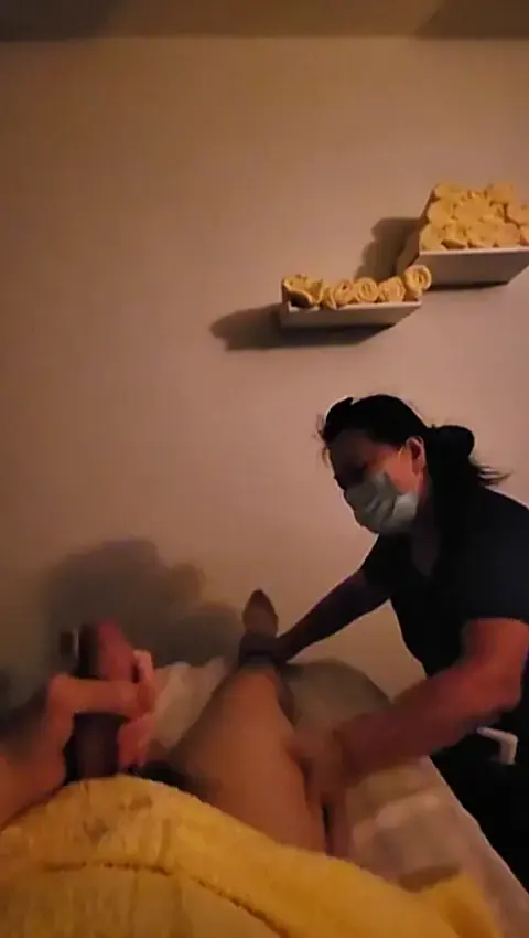 She Ignored Me Masturbating During The Massage — video thumbnail